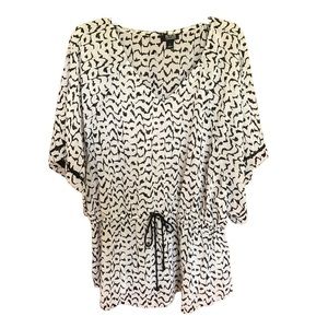 a.n.a White and Black Short Sleeve Drawstring V-Neck Top